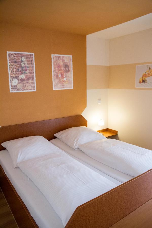 Hotel Garni Haus Zum Gutenberg Hallbergmoos Luaran gambar