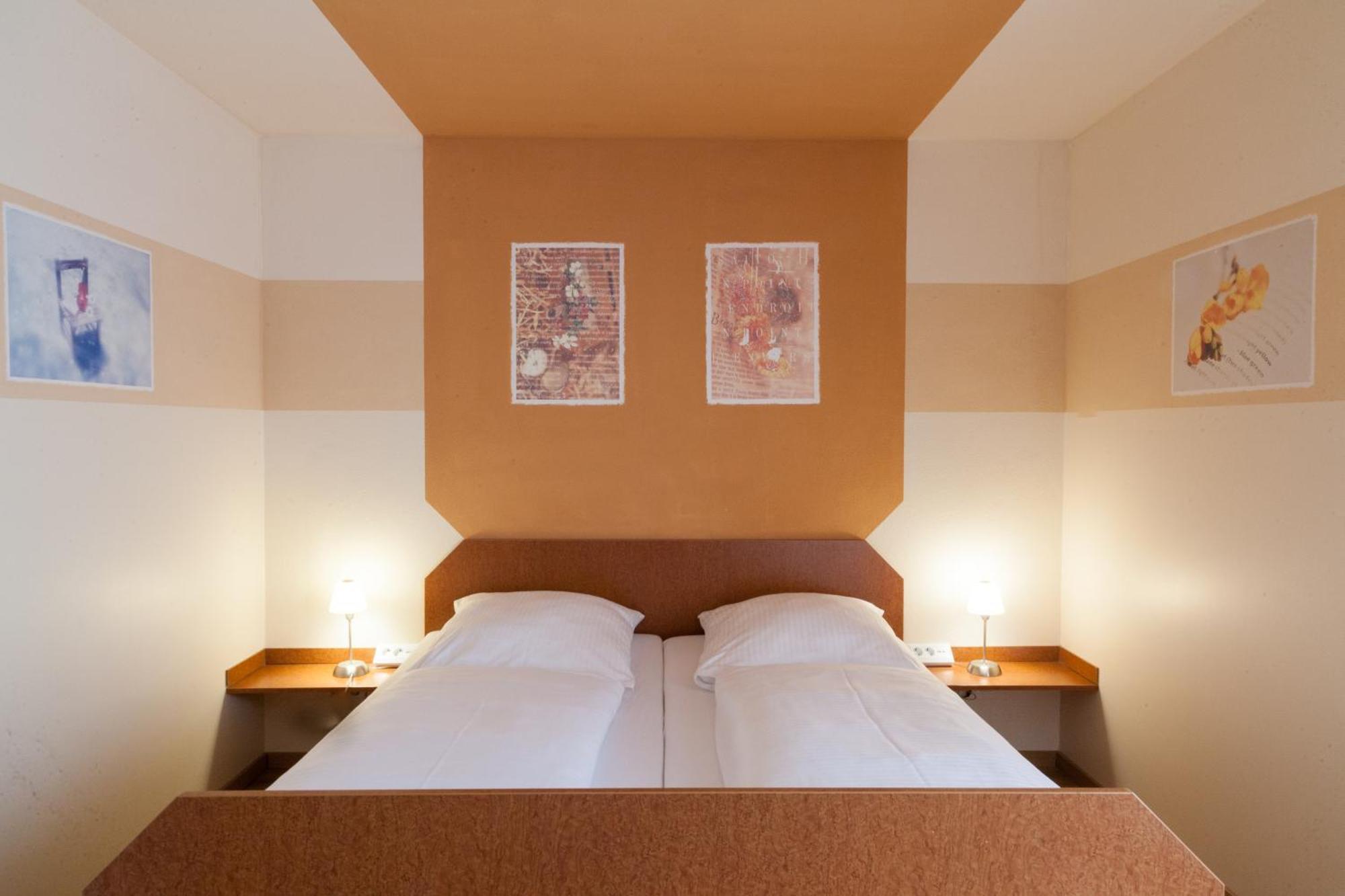 Hotel Garni Haus Zum Gutenberg Hallbergmoos Luaran gambar